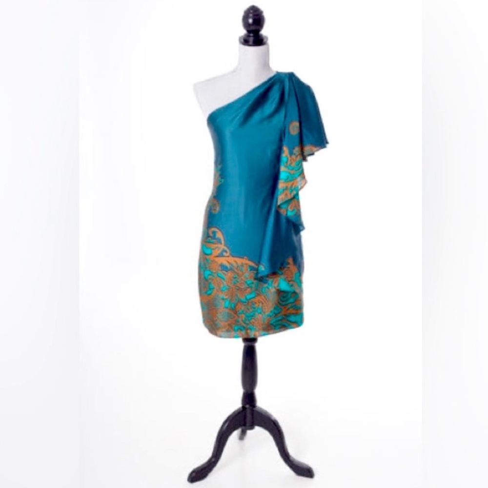 Asymmetrical le chateau Dress